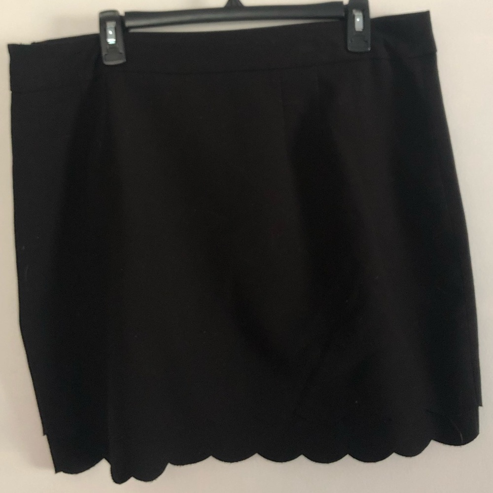 Black, Scalloped LOFT skirt